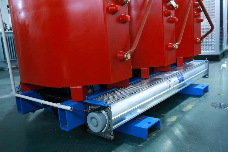 Tri transformator suhega tipa: varna in učinkovita distribucijska rešitev